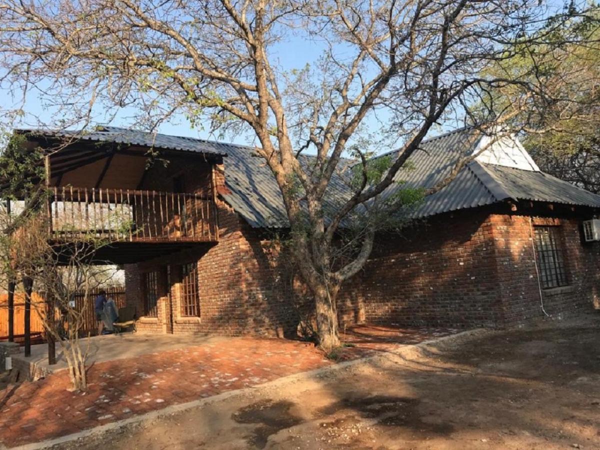 Kruger Wild Dog Inn Marloth Park Buitenkant foto